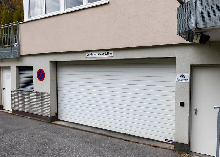 International House Mit Balkon Zw 2 דירה